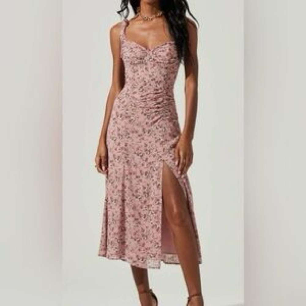 ASTR The Label CHARVI MIDI DRESS Size Small PINK Sundress Sweetheart Necklin